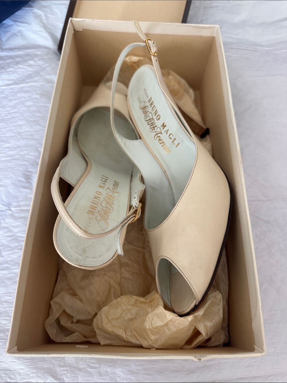 Bruno Magli Vintage Cream Peep-Toe Slingback Heels 9 Narrow